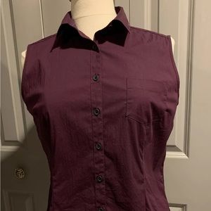 Brooks Brothers Woman's Sleeveless Button Down Blouce Shirt Plum Sz 10 Pocket